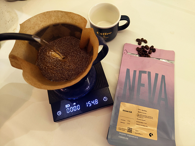 Пример кофе от Neva Coffee Roasters с маркировкой Кения АА
