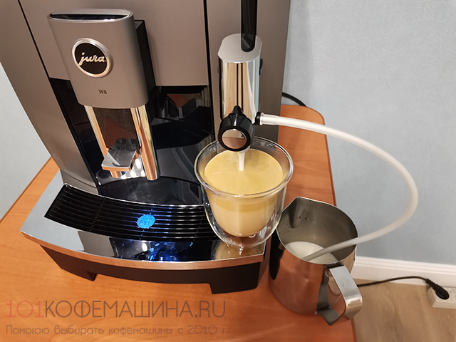 Приготовление капучино на кофемашине JURA W8