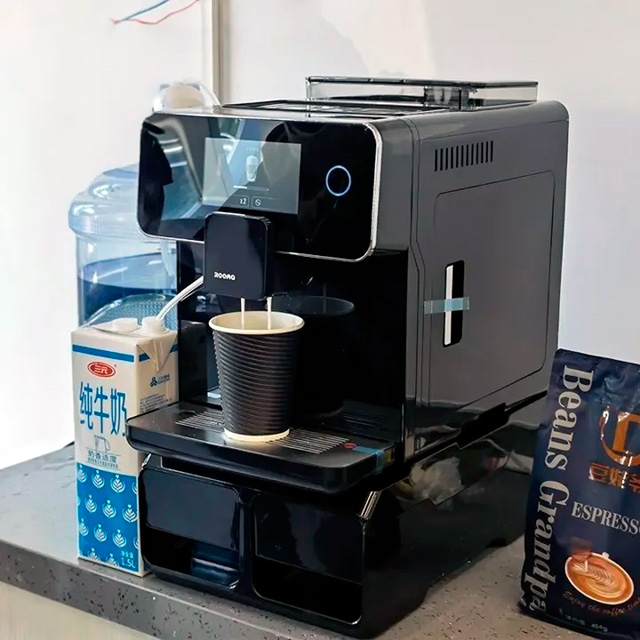 Кофемашина Rooma A10S в теории подходит для коммерции, так как воду берет из бутыли (не из своего бака) и имеет увеличенные отсеки для кофе и жмыха