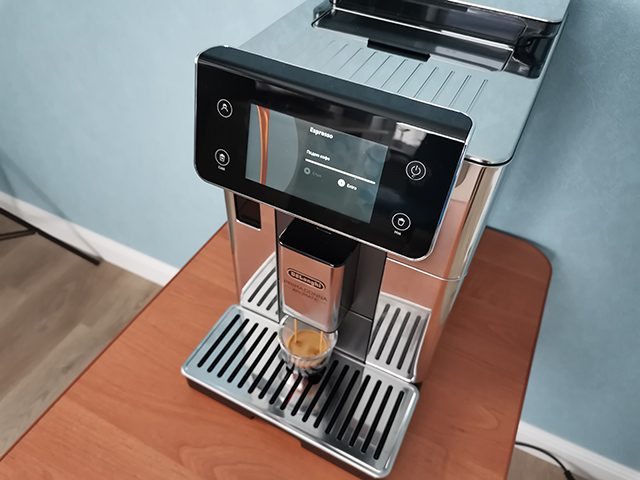 Эспрессо на кофемашине Delonghi Primadonna Aromatic