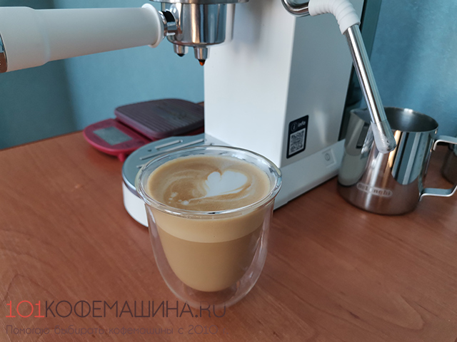 Капучино на кофеварке Delonghi Dedica Duo EC890