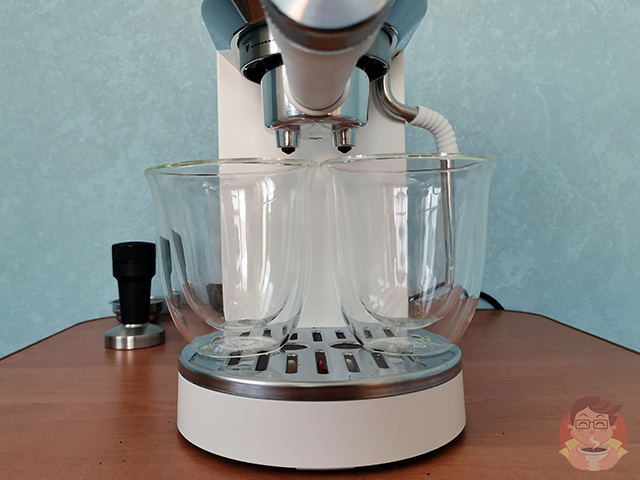 Под рожком у Dedica Duo EC890 теперь помещается два больших стакана для капучино