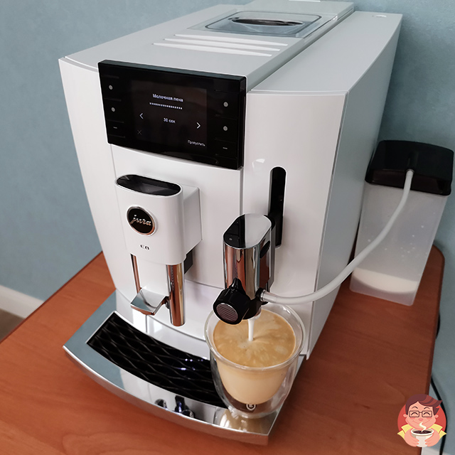 Автоматическая кофемашина Jura E8 ED 15747 Piano White