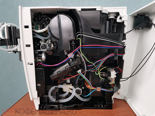 Техническая база и некоторые запчасти тоже изменись на новой кофемашине JURA E8 ED