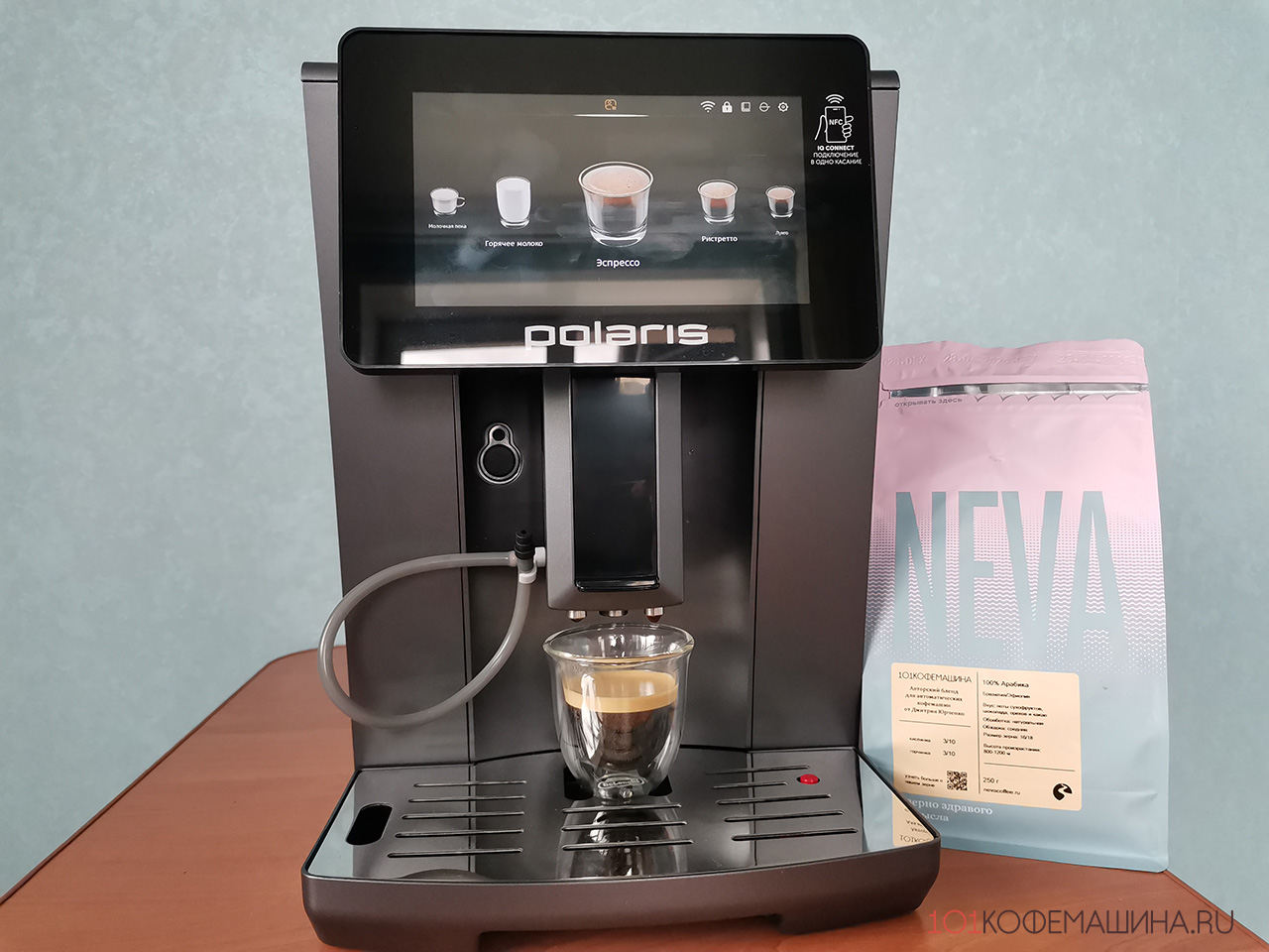 Приготовление эспрессо на автоматической кофемашине Polaris PACM 2085GC Wi-Fi IQ Home