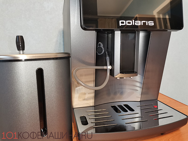 Крепления молочных шлангов на кофемашине Polaris PACM 2085GC
