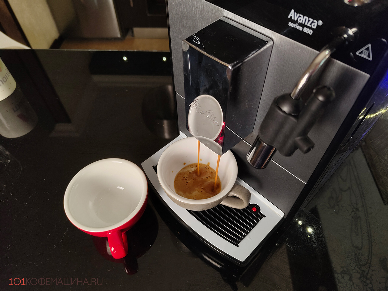 Приготовление эспрессо на Melitta Caffeo Avanza F270-100