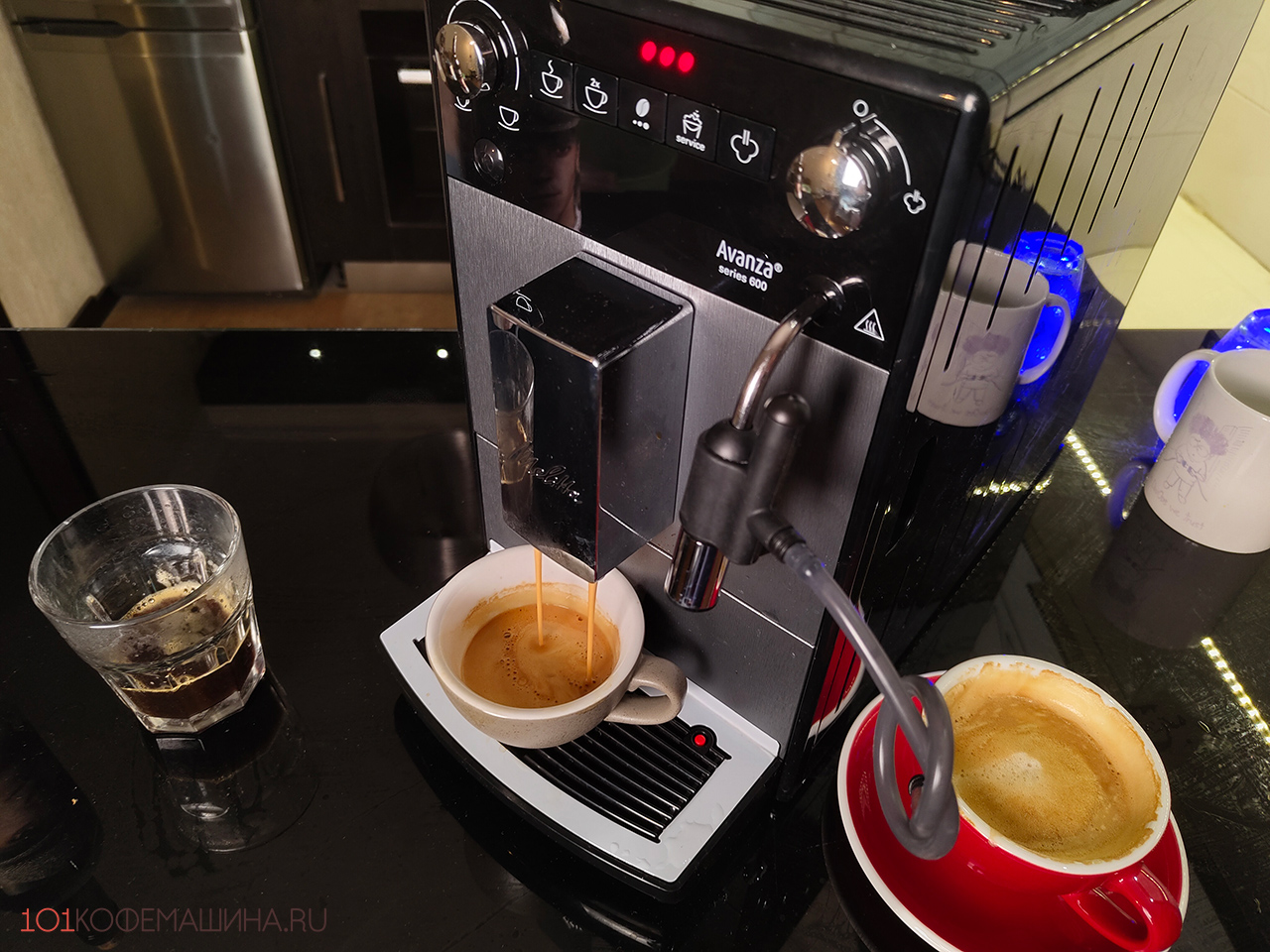 На Melitta Caffeo Avanza можно приготовить все клаччисейские напитки: эспрессо, капучино, американо